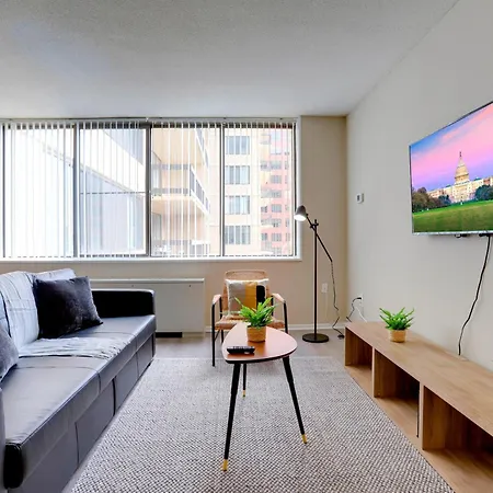 Stylish Apartment Ideal For Business Travelers